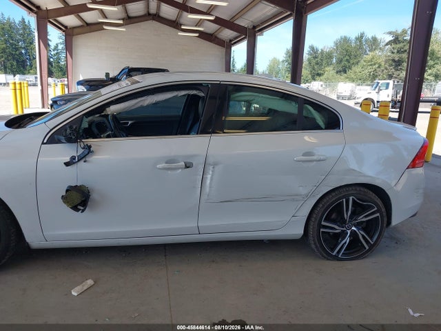 YV149MTS2H2420378 Volvo S60 T6 R-design Platinum