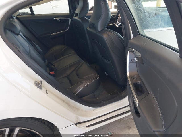 YV149MTS2H2420378 Volvo S60 T6 R-design Platinum