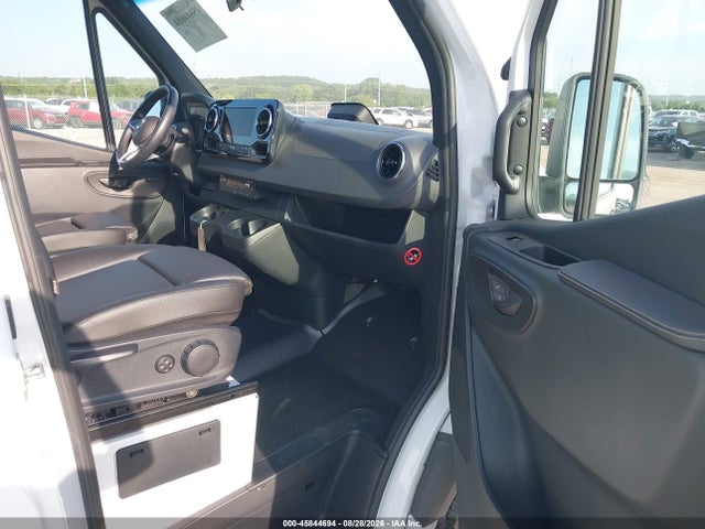 45844694 :رقم المزاد ، W1Z4KFHY4SP770910 vin ، 2025 Mercedes-benz Sprinter 2500 Standard Roof 4-cyl Diesel مزاد بيع