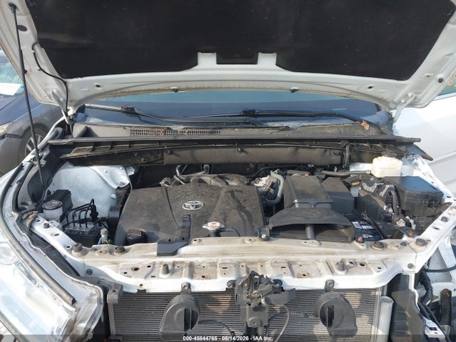 5TDJZRFH1JS820100 Toyota Highlander Xle
