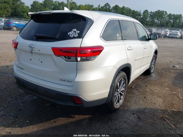 5TDJZRFH1JS820100 Toyota Highlander Xle