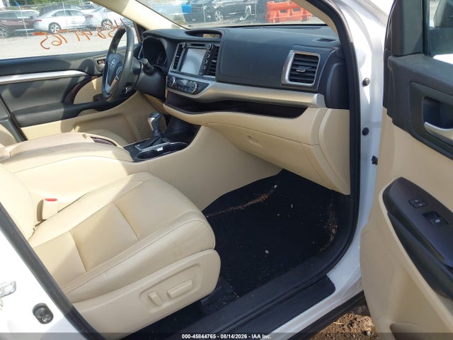 5TDJZRFH1JS820100 Toyota Highlander Xle