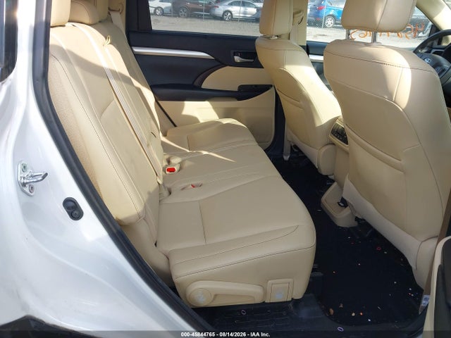 5TDJZRFH1JS820100 Toyota Highlander Xle
