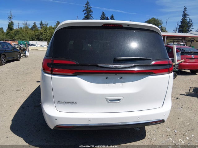 Chrysler Pacifica Select 2025 2C4RC1BGXSR552192 Image 16