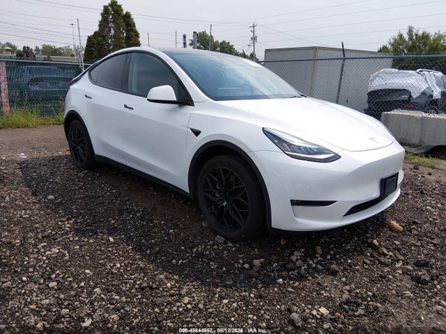 Продаж на аукціоні авто 2022 Tesla Model Y Long Range Dual Motor All-wheel Drive, vin: 7SAYGDEE1NF332650, номер лоту: 45844957