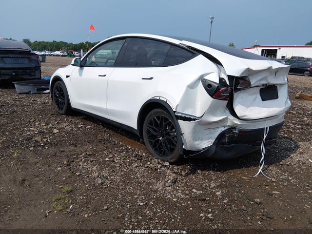 Продаж на аукціоні авто 2022 Tesla Model Y Long Range Dual Motor All-wheel Drive, vin: 7SAYGDEE1NF332650, номер лоту: 45844957