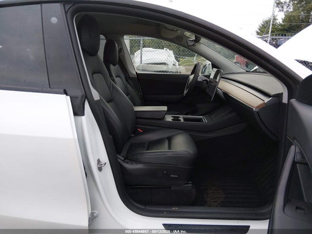 Продаж на аукціоні авто 2022 Tesla Model Y Long Range Dual Motor All-wheel Drive, vin: 7SAYGDEE1NF332650, номер лоту: 45844957