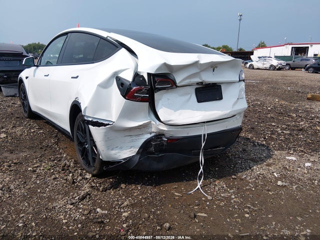 Продаж на аукціоні авто 2022 Tesla Model Y Long Range Dual Motor All-wheel Drive, vin: 7SAYGDEE1NF332650, номер лоту: 45844957