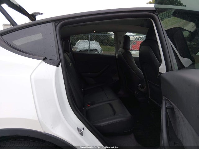 Продаж на аукціоні авто 2022 Tesla Model Y Long Range Dual Motor All-wheel Drive, vin: 7SAYGDEE1NF332650, номер лоту: 45844957
