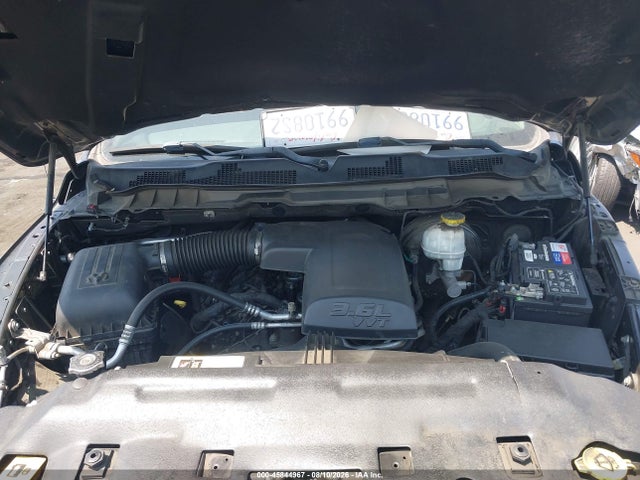 1C6RR6FGXJS266739 RAM 1500 Express 4x2 6&#039;4 Box