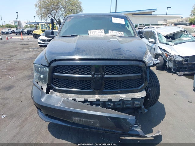 1C6RR6FGXJS266739 RAM 1500 Express 4x2 6&#039;4 Box