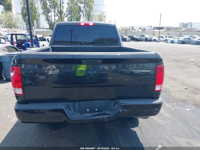 1C6RR6FGXJS266739 RAM 1500 Express 4x2 6&#039;4 Box