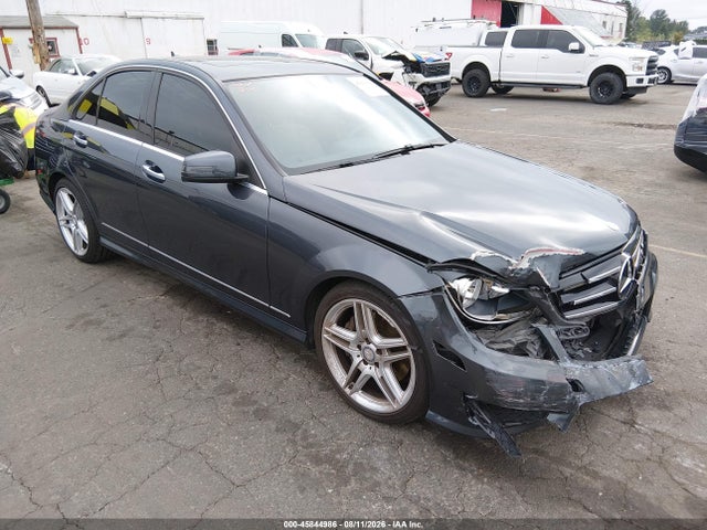 Mercedes-Benz C 300 Sport 4matic 2014 WDDGF8AB3ER321566 main image