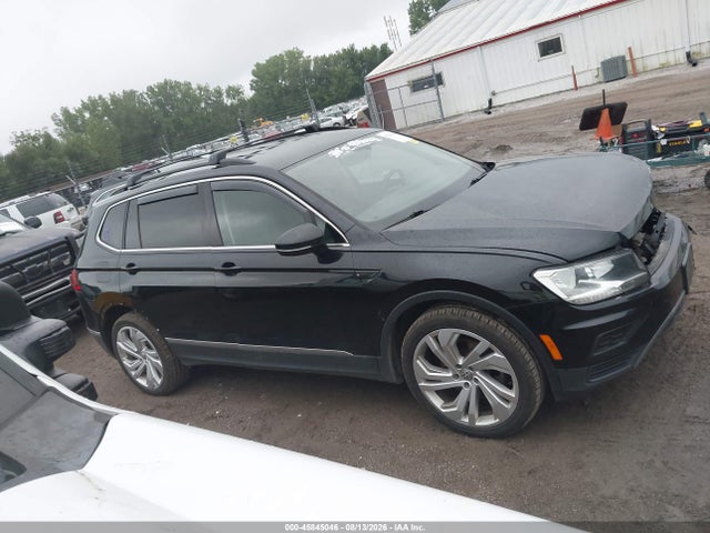 2018 Volkswagen Tiguan 2.0t Se/2.0t Sel მანქანა იყიდება აუქციონზე, vin: 3VV2B7AX1JM163330, აუქციონის ნომერი: 45845046
