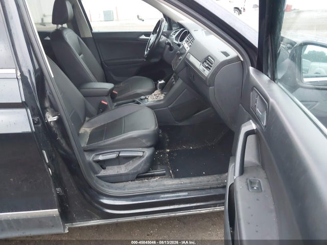 2018 Volkswagen Tiguan 2.0t Se/2.0t Sel მანქანა იყიდება აუქციონზე, vin: 3VV2B7AX1JM163330, აუქციონის ნომერი: 45845046