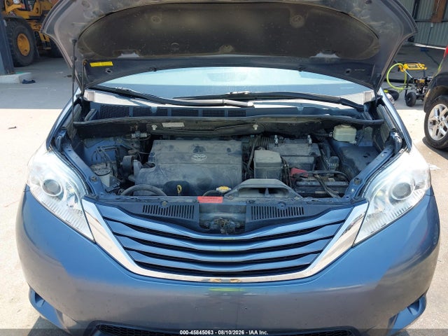 5TDKK3DC1FS682966 Toyota Sienna Le 8 Passenger