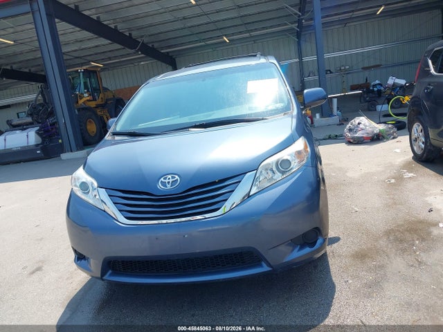 5TDKK3DC1FS682966 Toyota Sienna Le 8 Passenger