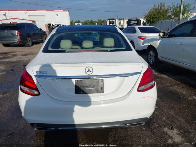 2017 Mercedes-benz C 300 მანქანა იყიდება აუქციონზე, vin: 55SWF4JB8HU205917, აუქციონის ნომერი: 45845134