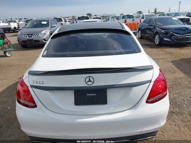 45845151 :رقم المزاد ، 55SWF4KB4FU021697 vin ، 2015 Mercedes-benz C 300 4matic مزاد بيع
