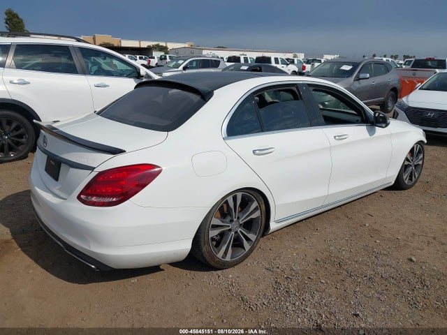 45845151 :رقم المزاد ، 55SWF4KB4FU021697 vin ، 2015 Mercedes-benz C 300 4matic مزاد بيع