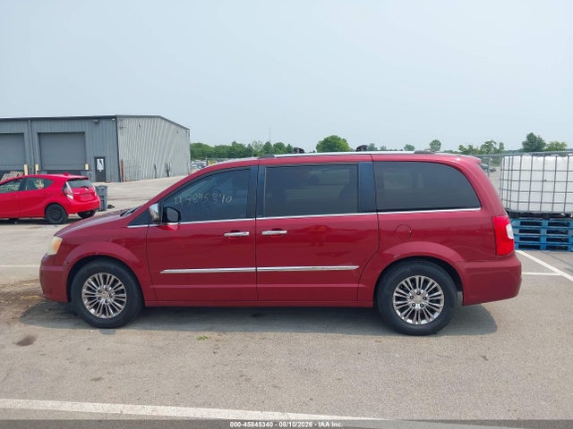 45845340 :رقم المزاد ، 2A4RR6DG2BR667372 vin ، 2011 Chrysler Town & Country Limited مزاد بيع