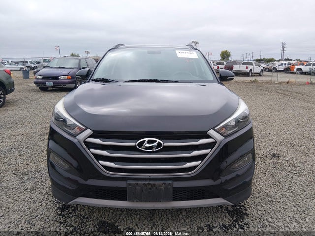 2017 Hyundai Tucson Value მანქანა იყიდება აუქციონზე, vin: KM8J3CA26HU571179, აუქციონის ნომერი: 45845765