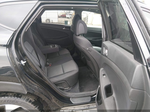 2017 Hyundai Tucson Value მანქანა იყიდება აუქციონზე, vin: KM8J3CA26HU571179, აუქციონის ნომერი: 45845765