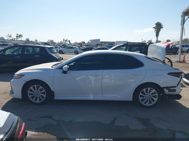 4T1C11AK9NU006939 Toyota CAMRY LE