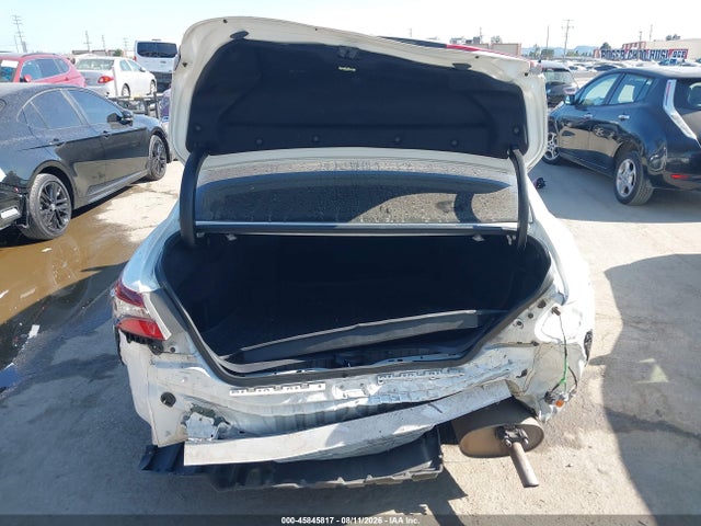 4T1C11AK9NU006939 Toyota CAMRY LE