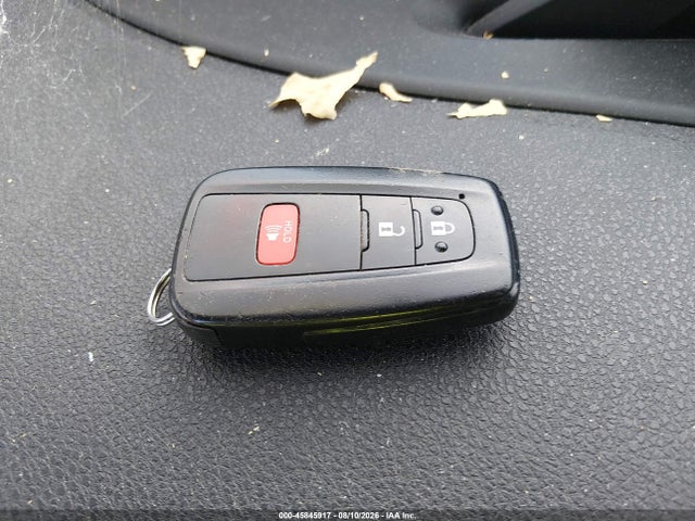 Toyota Prius Two Eco 2018 JTDKARFU8J3548526 Image 11
