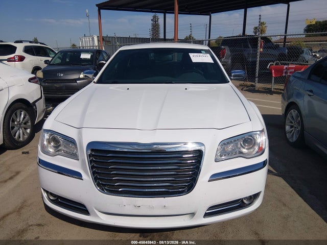 Chrysler 300C 2014 2C3CCAEG2EH252825 Image 13