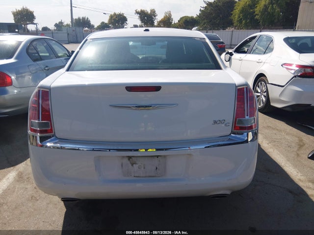 Chrysler 300C 2014 2C3CCAEG2EH252825 Image 17