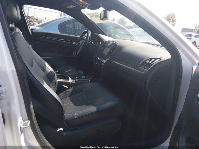 Chrysler 300C 2014 2C3CCAEG2EH252825 Image 5