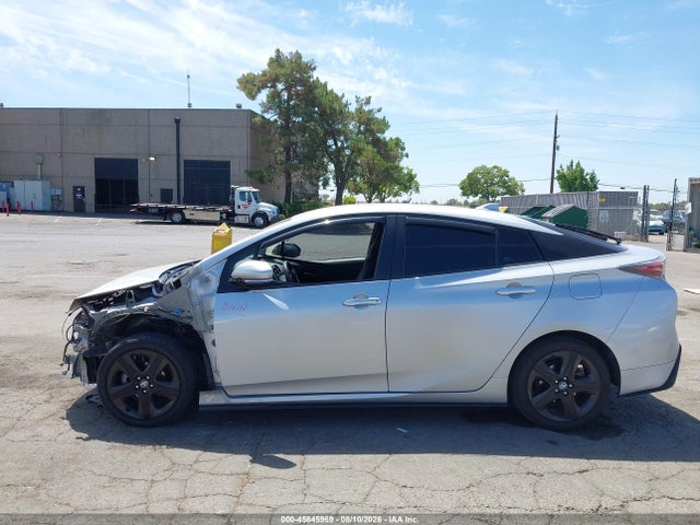 Toyota Prius Four Touring 2017 JTDKARFU7H3536720 Image 15
