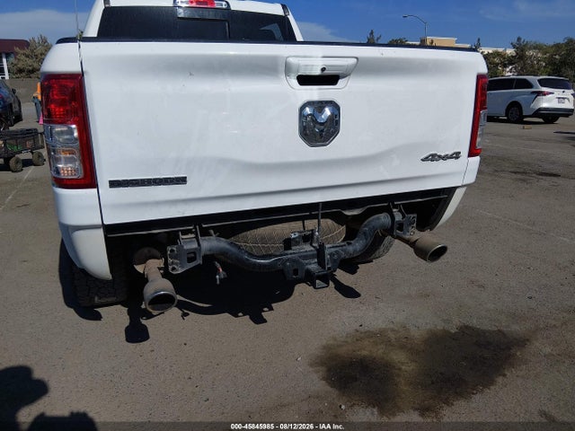 1C6SRFFT3NN444204 RAM 1500 Big Horn 4x4 5&#039;7 Box