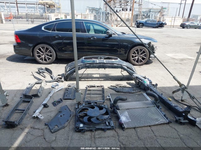 45846142 :رقم المزاد ، LVY982MK0JP039101 vin ، 2018 Volvo S90 T5 Momentum مزاد بيع