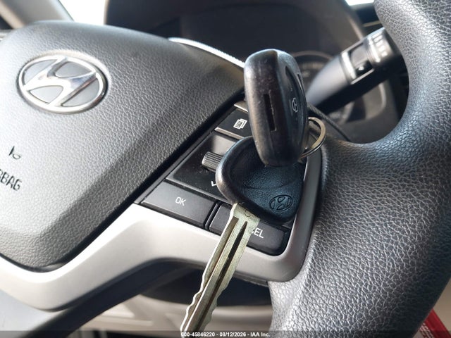 5NPD84LF0JH248528 Hyundai ELANTRA SEL