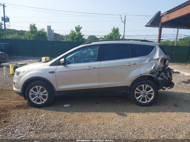 Продаж на аукціоні авто 2018 Ford Escape Se, vin: 1FMCU9GD7JUB02707, номер лоту: 45846221