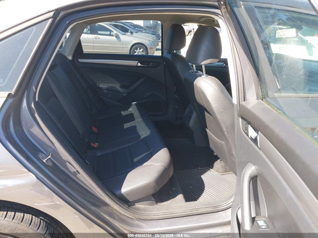 1VWAT7A35EC094957 Volkswagen Passat 1.8t Wolfsburg Edition