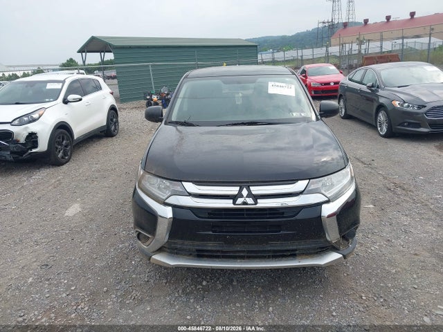 45846722 :رقم المزاد ، JA4AZ3A30JZ050005 vin ، 2018 Mitsubishi Outlander Es مزاد بيع