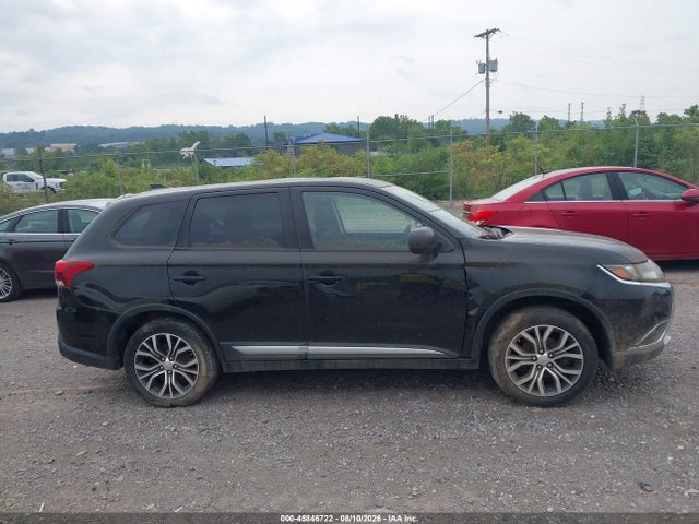 45846722 :رقم المزاد ، JA4AZ3A30JZ050005 vin ، 2018 Mitsubishi Outlander Es مزاد بيع
