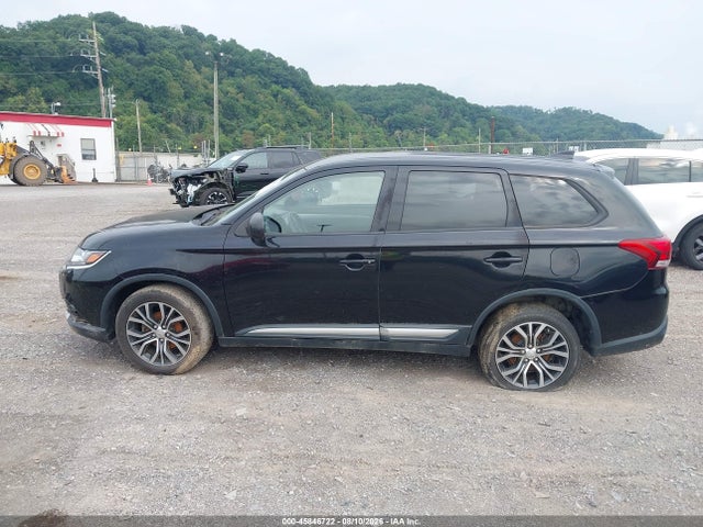 45846722 :رقم المزاد ، JA4AZ3A30JZ050005 vin ، 2018 Mitsubishi Outlander Es مزاد بيع