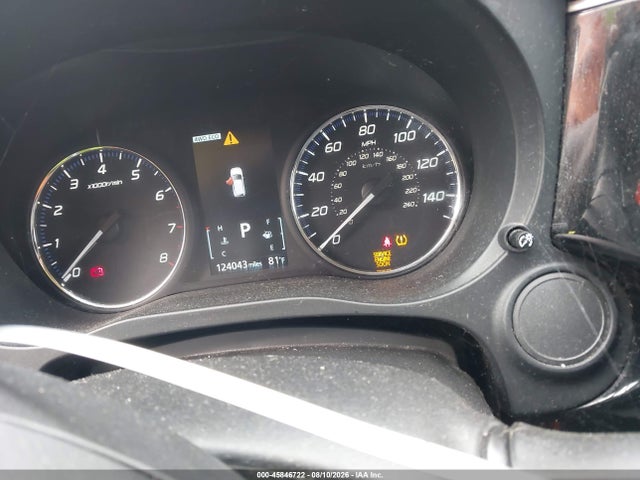 45846722 :رقم المزاد ، JA4AZ3A30JZ050005 vin ، 2018 Mitsubishi Outlander Es مزاد بيع