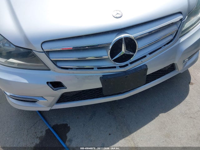 Продажа на аукционе авто 2012 Mercedes-benz C 250 Sport, vin: WDDGF4HB1CA674849, номер лота: 45846979