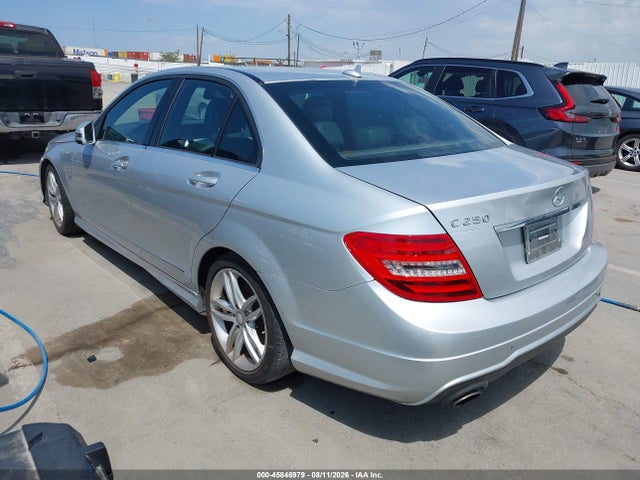 Продажа на аукционе авто 2012 Mercedes-benz C 250 Sport, vin: WDDGF4HB1CA674849, номер лота: 45846979