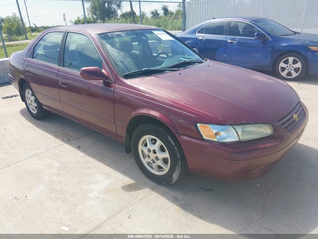 45847028 :رقم المزاد ، 4T1BG22K9VU054455 vin ، 1997 Toyota Camry Le مزاد بيع