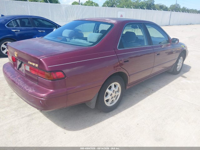45847028 :رقم المزاد ، 4T1BG22K9VU054455 vin ، 1997 Toyota Camry Le مزاد بيع