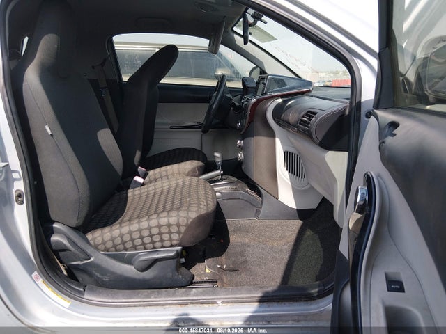 JTNJJXB02EJ026877 Scion Iq 10 Series