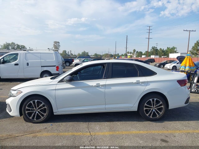 3VWBM7BUXPM010965 Volkswagen Jetta 1.5t Sport