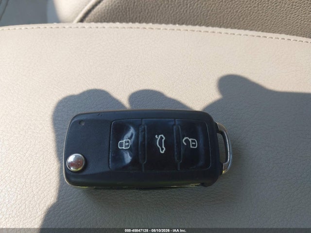 Auction sale of the 2013 Volkswagen Passat 2.0l Tdi Se, vin: 1VWBN7A31DC012753, lot number: 45847128